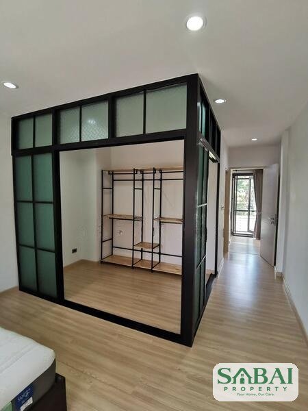 ขายด่วน ทาวโฮม Haus Niche แจ้งวัฒนะ จำนวน 3 ชั้นครึ่ง Modern loft 26
