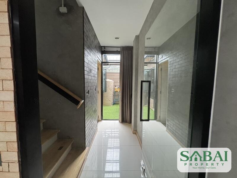 ขายด่วน ทาวโฮม Haus Niche แจ้งวัฒนะ จำนวน 3 ชั้นครึ่ง Modern loft 34