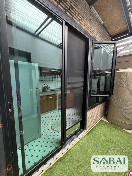 ขายด่วน ทาวโฮม Haus Niche แจ้งวัฒนะ จำนวน 3 ชั้นครึ่ง Modern loft 40