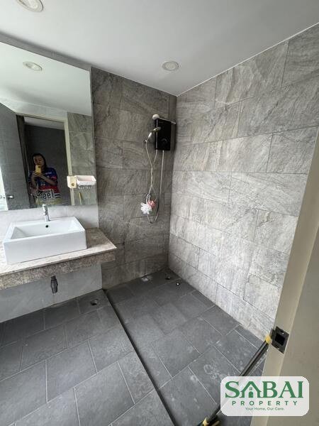 ขายด่วน ทาวโฮม Haus Niche แจ้งวัฒนะ จำนวน 3 ชั้นครึ่ง Modern loft 45